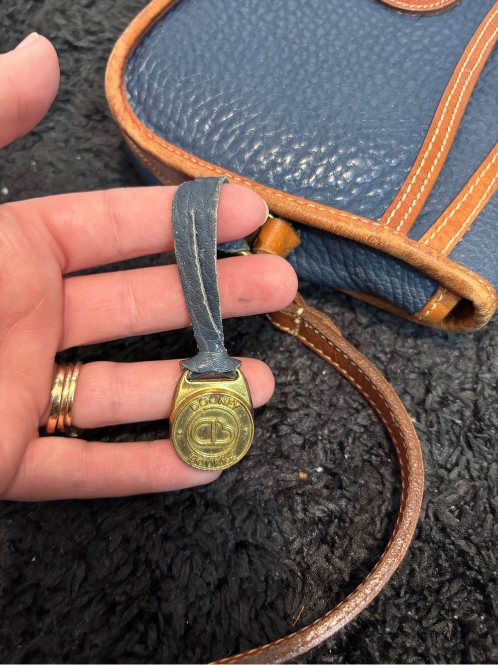Vintage Dooney & Bourke All Weather Leather Over & Under Tack Navy British tan - Picture 8 of 9